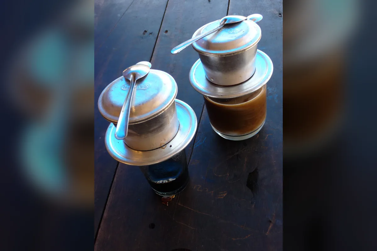 Kopi pagi, diseduh sejak jam 6