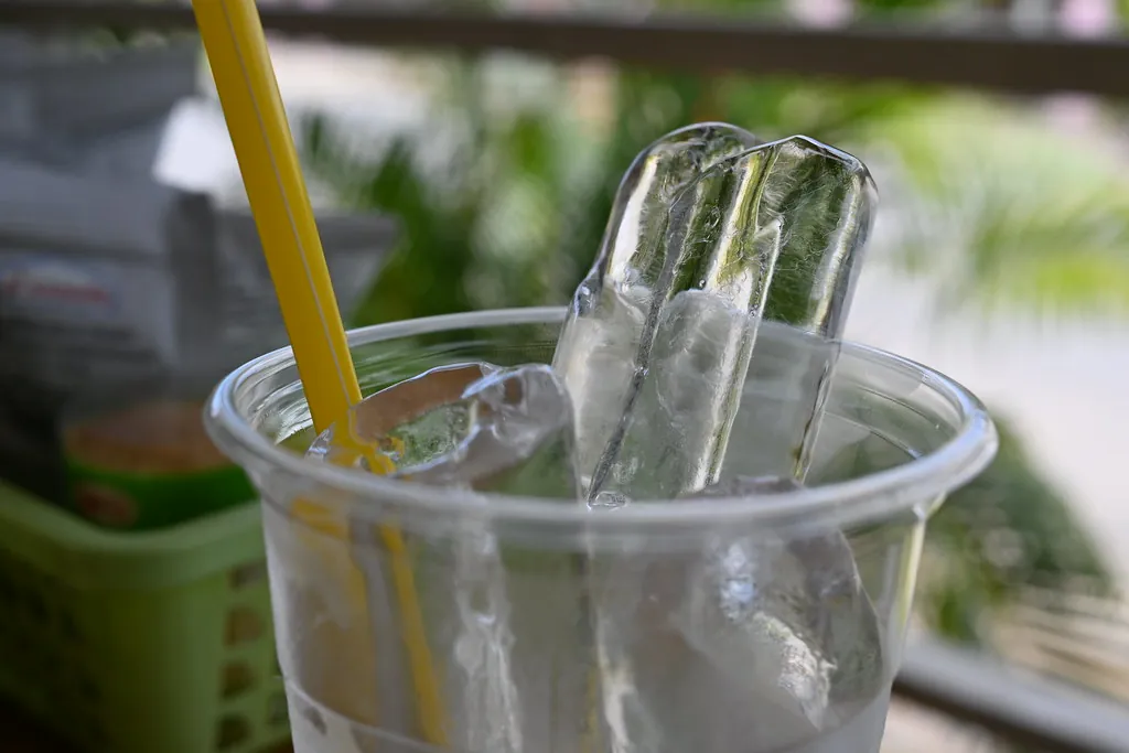 Es Lychee Tea, teh dingin rasa leci
