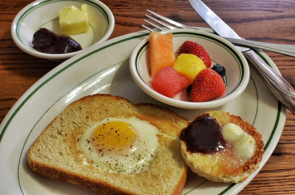Aren Toast, roti bakar dengan gula aren